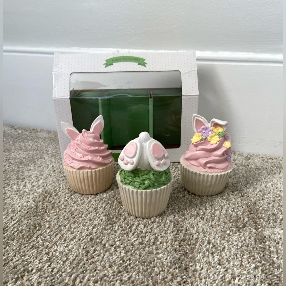 NWT Bunny Boulevard Easter Faux Cupcakes Set of 3
